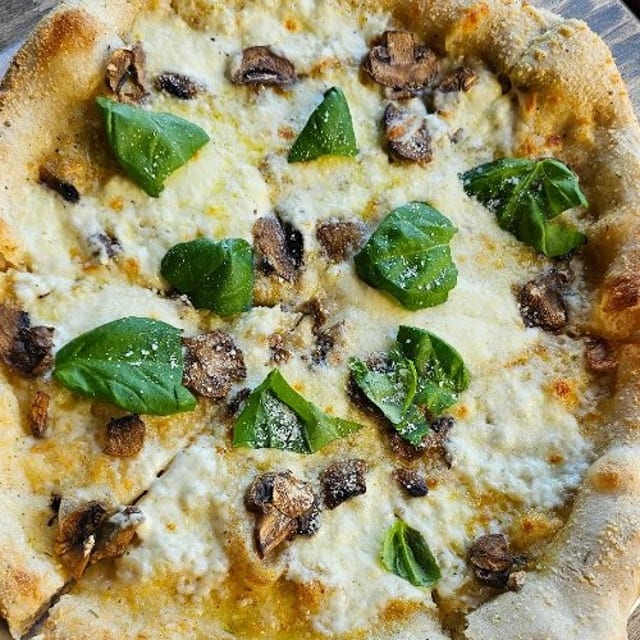 Truffle Classic Pizza (Large).