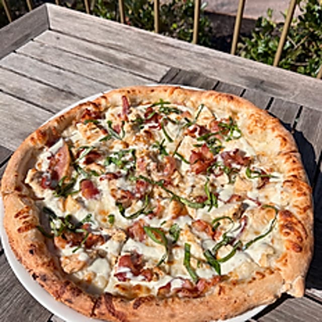 Chicken Bacon Ranch Pizza (Medium).