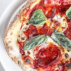 Pepperoni Pizza (Medium).