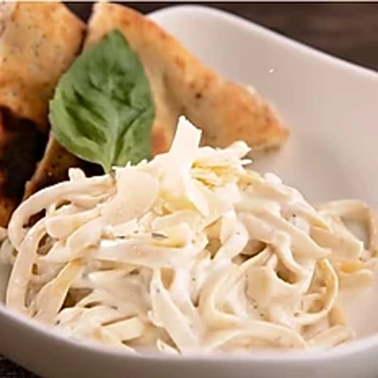 Fettuccine Alfredo Delight